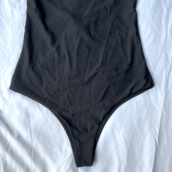 Beach Riot Jen One Piece Size Large - Picture 5 of 8